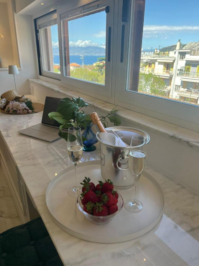 סורנטו Maison Lady Claudia Luxury Accommodation מראה חיצוני תמונה